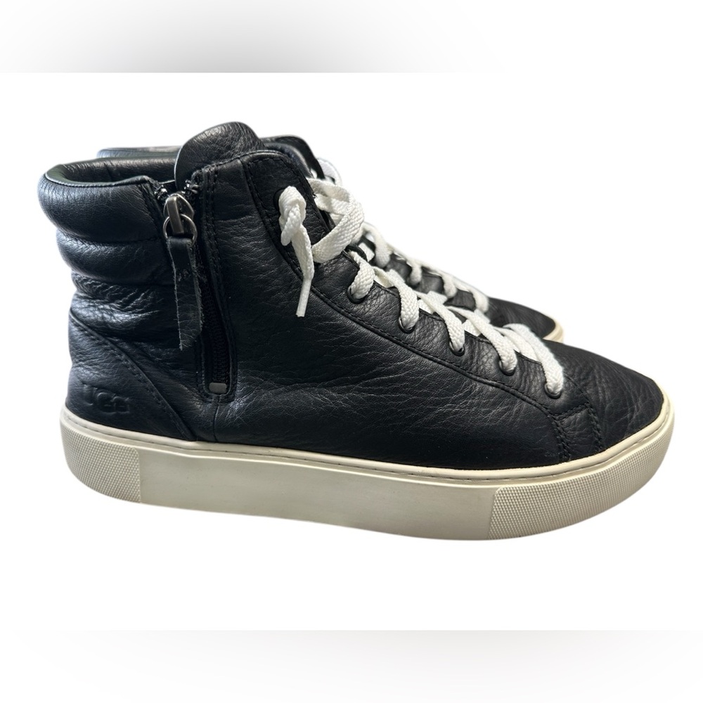 UGG OLLI BLACK LEATHER ZIP HI TOP UNISEX SNEAKERS  Size 10 PRE OWNED
